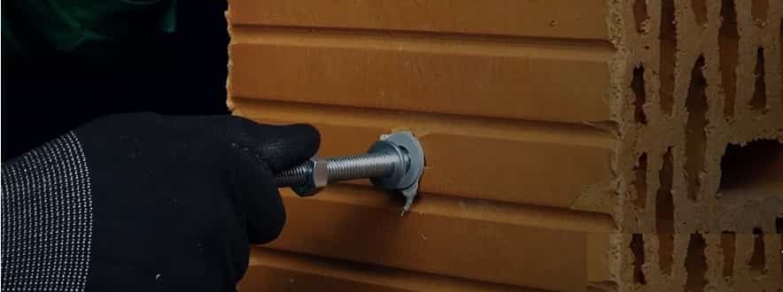 Установка в кирпич анкера Hilti HIT-HY 270